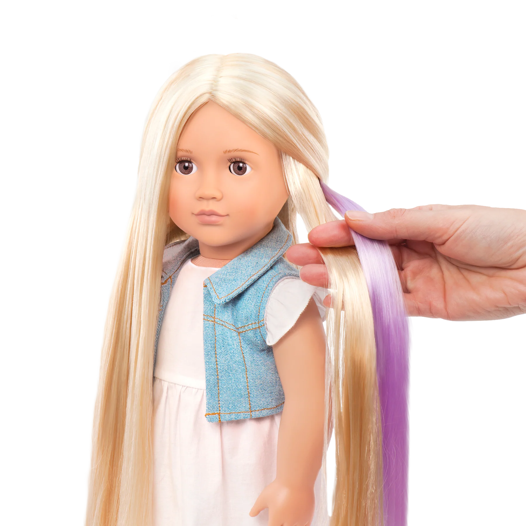 BD31055_Phoebe-Hair-Play-Doll-color-streak