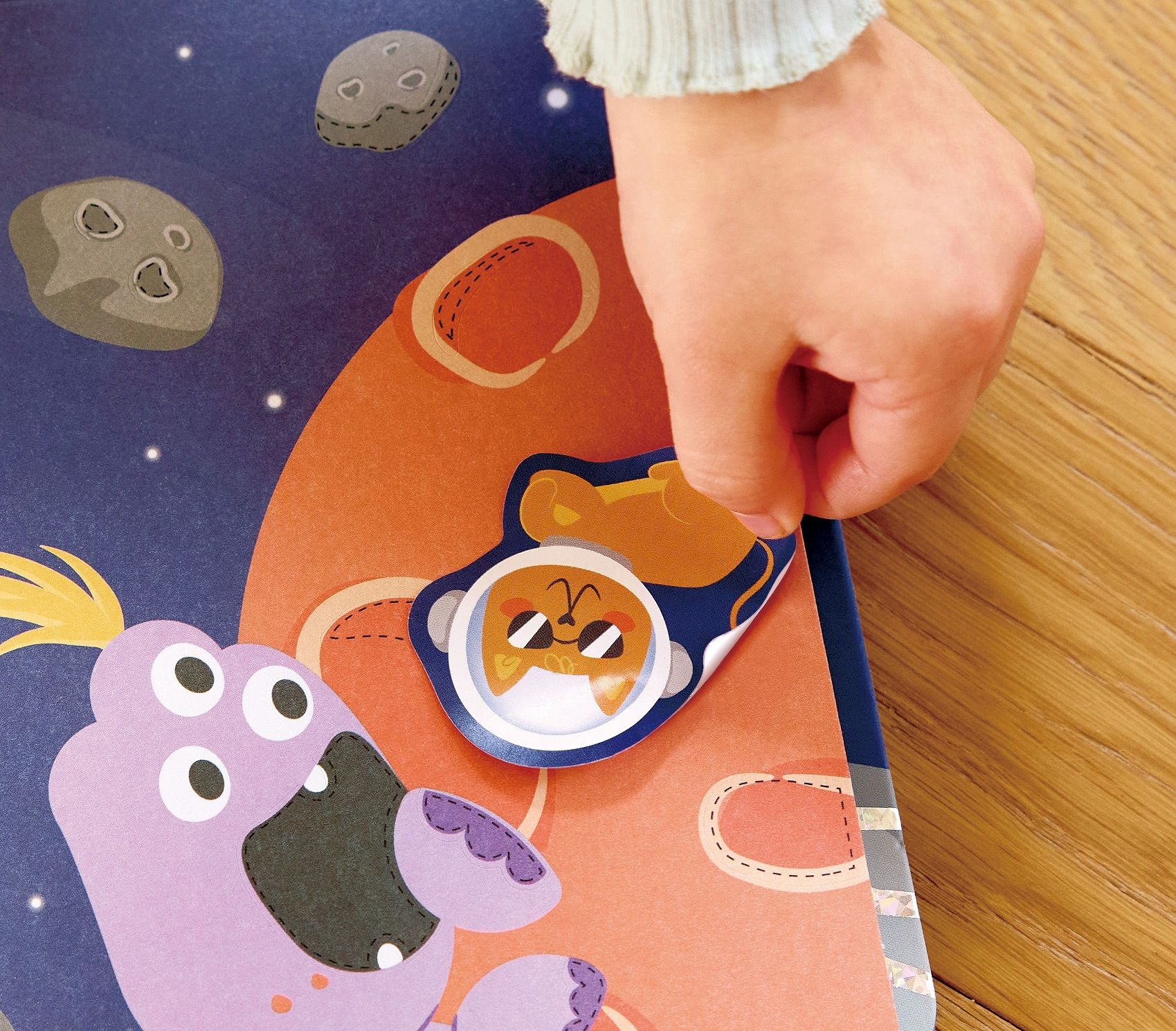 tvorcheski-komplekt-hape-international---aplikatsii-s-folio--kosmos-31