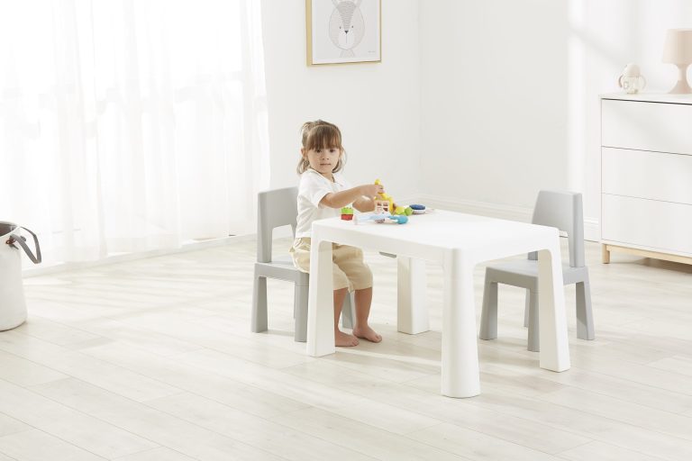 Set Karrige + Tavolinë Neo FreeOn