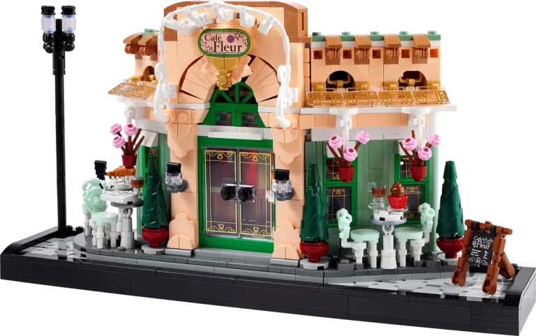 LEGO French Café thumbnail 5
