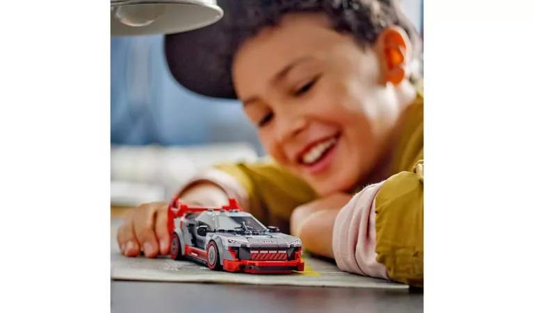 LEGO Audi S1 E-Tron thumbnail 2