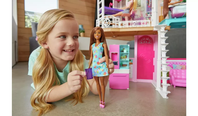 Shtëpia E Pushimeve Barbie thumbnail 3
