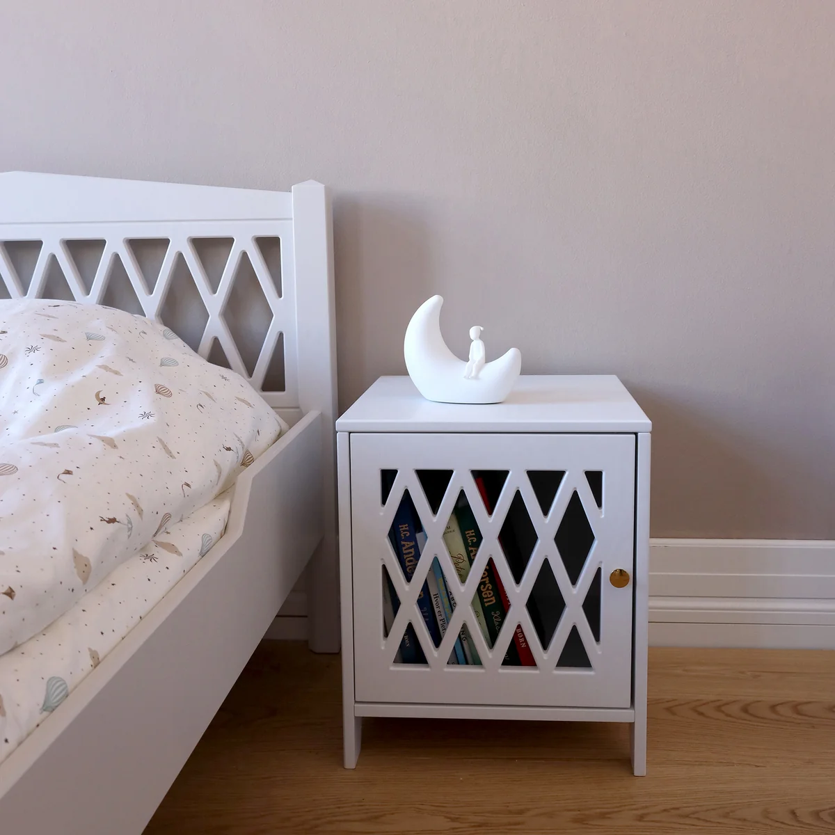 Cam-Cam-Copenhagen-Moon-Akku-Tischleuchte-Situation-3