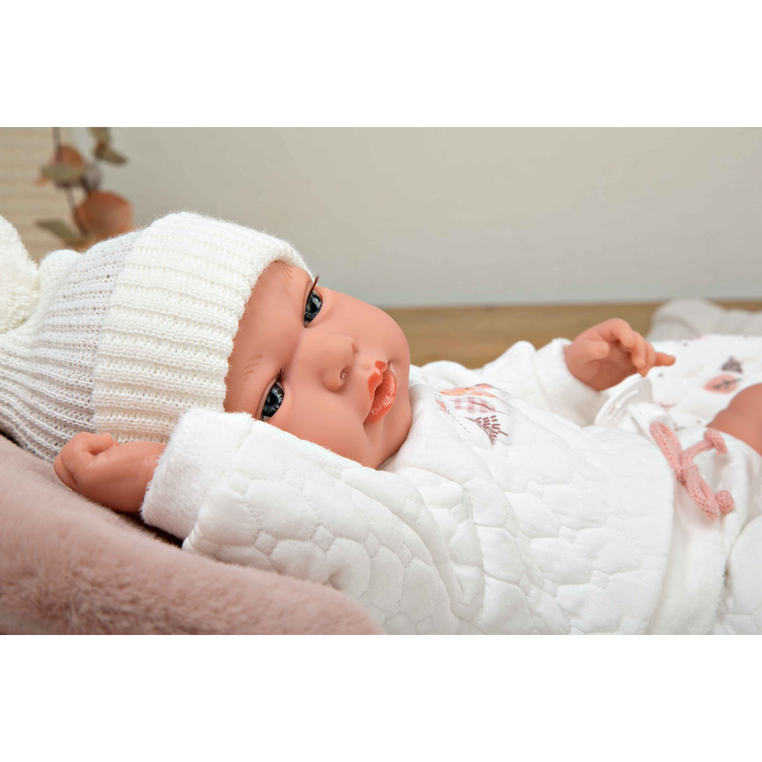 munecas-arias-muneca-con-peso-elegance-andie-rosa-con-saquito-de-dormir-40-cm (6)