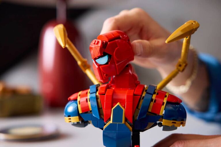 LEGO Iron Spider-Man Bust thumbnail 5